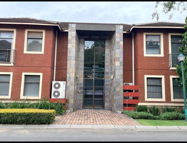 500M² OFFICE FOR SALE IN FOURWAYS